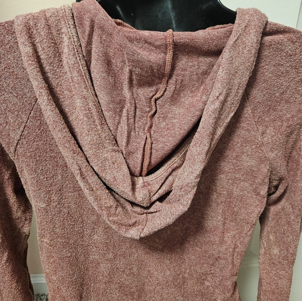 BKE Long Sleeve Distressed Top NWT - Picture 10 of 12
